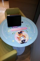 なかよし×hontoカフェ ~大好き!なかよし魔法少女展~ 館内写真(テーブル)