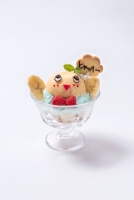  ヒャッハープリンパフェ　　￥1,080　(C)ふなっしー 