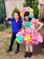 左:痛バルーンアーティスト ももさん