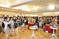日本一笑えるクリスマス 100 人女子会