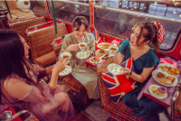 ロンドンバスでミニ英国展