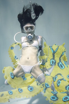 古賀学「水中ニーソ」京都展