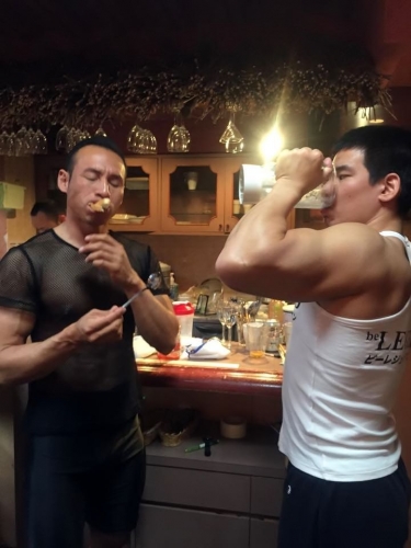 マッチョカフェ 閉店後の一コマ
