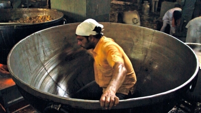 『聖者たちの食卓』 × カレーキャラバン