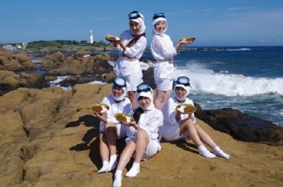 夏のお台場　海女カレー祭り