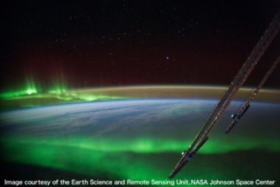 宇宙から見たオーロラ展2015