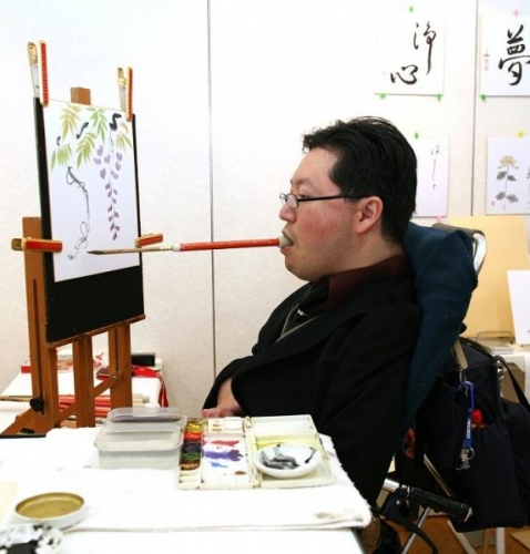 (c)口と足で描く世界の絵画展