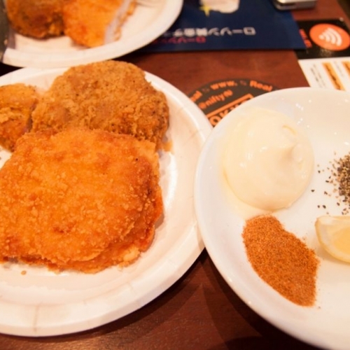 肉汁ジュバッな黄金チキンと本格ケーキが食べ放題！ 「ローソン黄金チキン食べ尽くし！ クリスマスパーティ in お台場」
