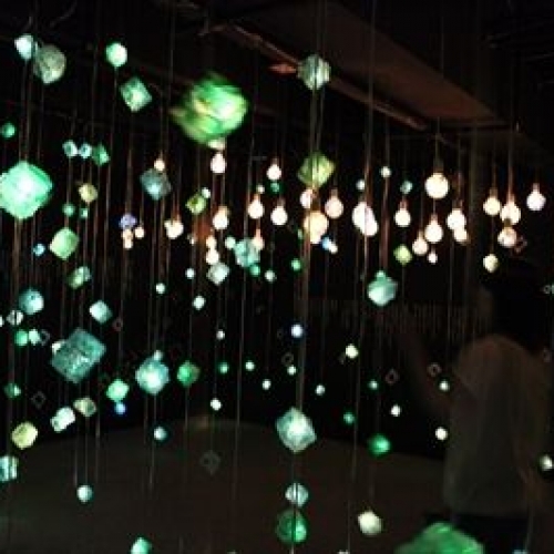 新宿で‘星の中’を歩いてみない?『星空からのメッセージ展』